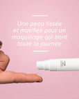 image du produit qui coule sur un doigt