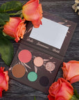 Image rapproché de la palette de maquillage Mamilie