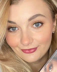 image d'un visage avec faux-cils