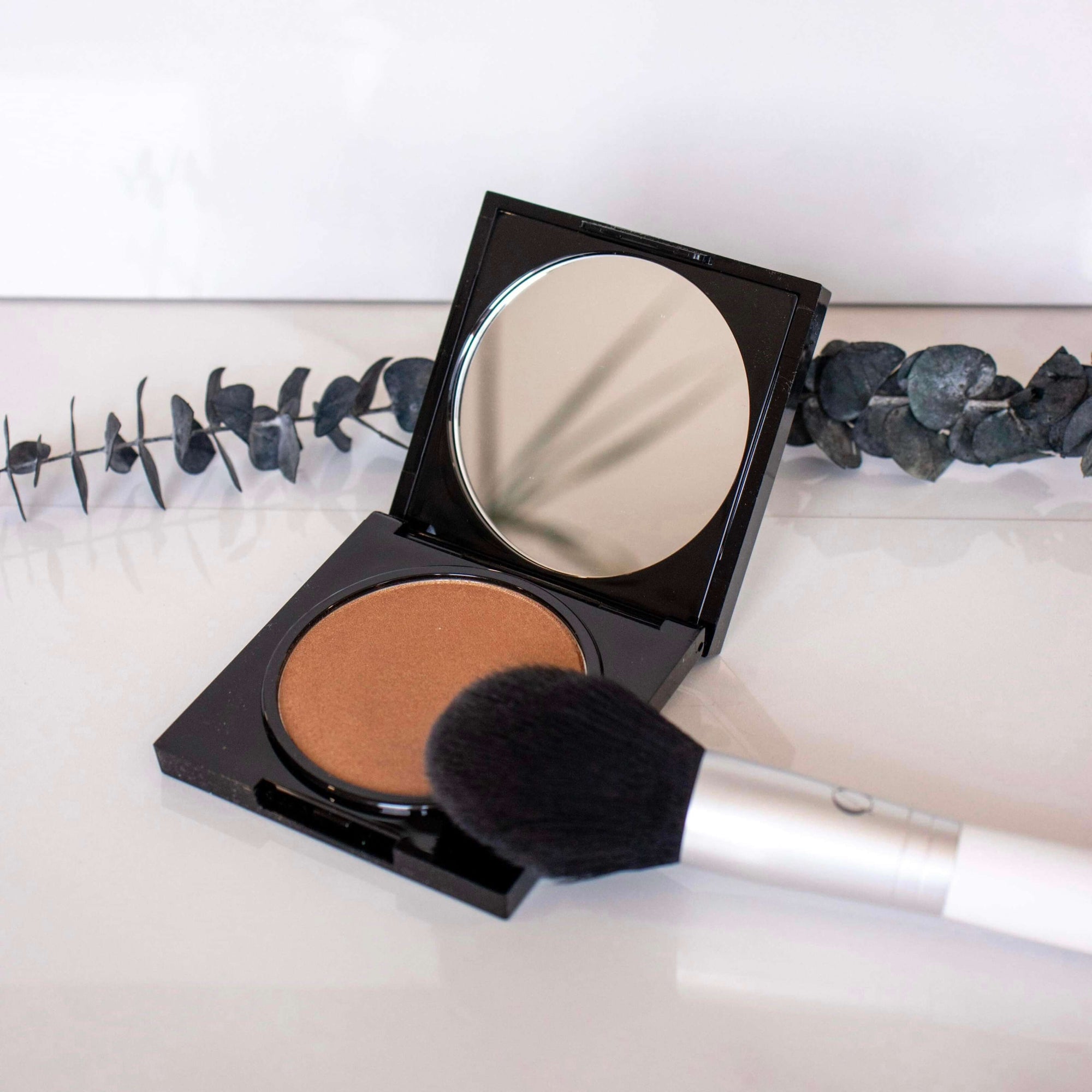 Poudres et baume bronzants