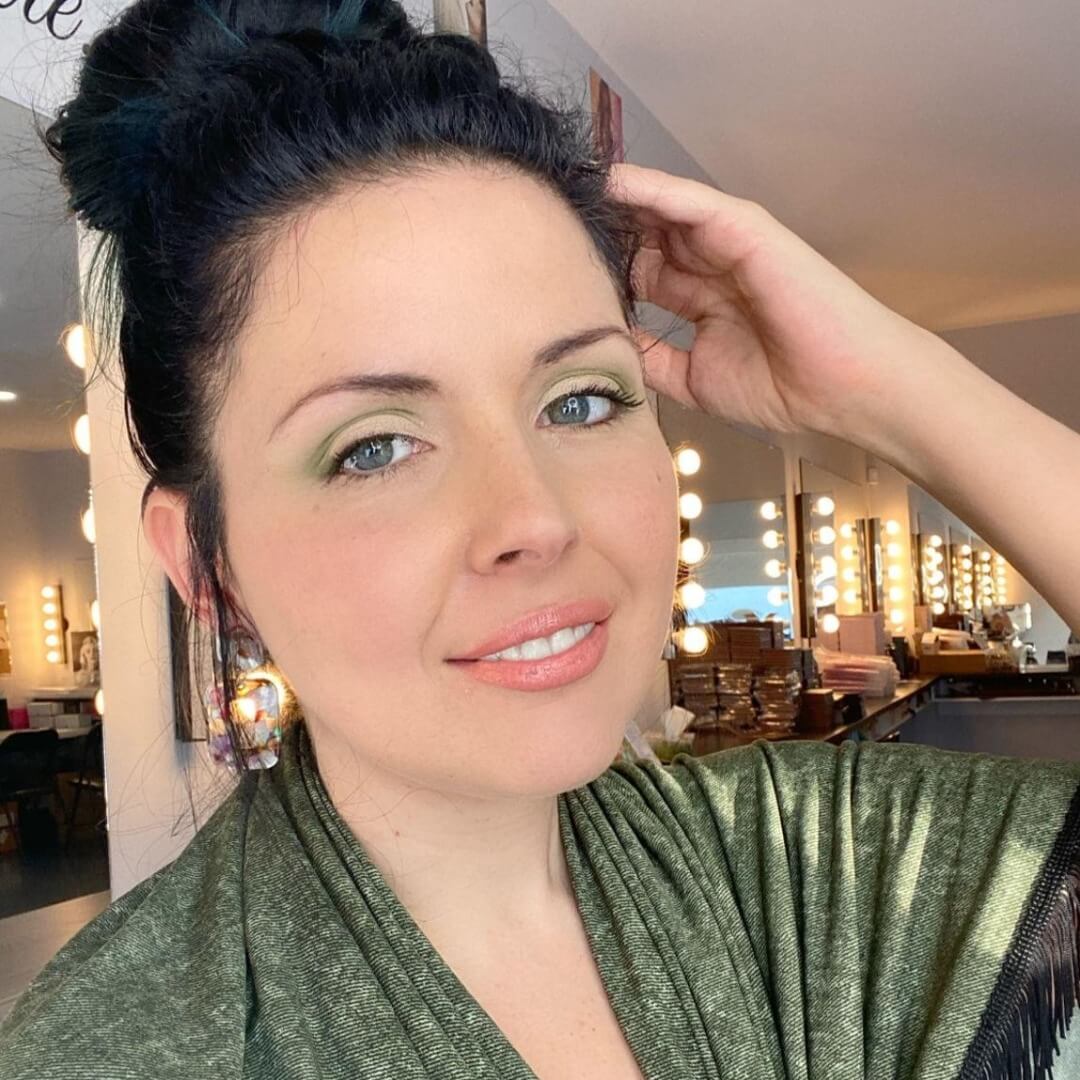 Image d'un maquillage doux fait avec la palette Kassiopeia sur Marilyn