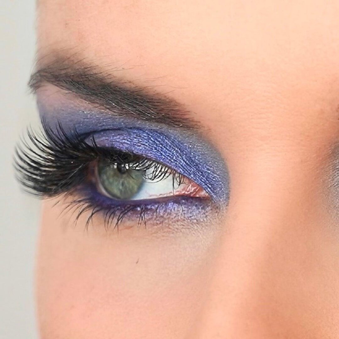 Image rapprochée de maquillage fait avec la palette EAU ARTIST