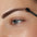 image du fixateur transparent sur un sourcil