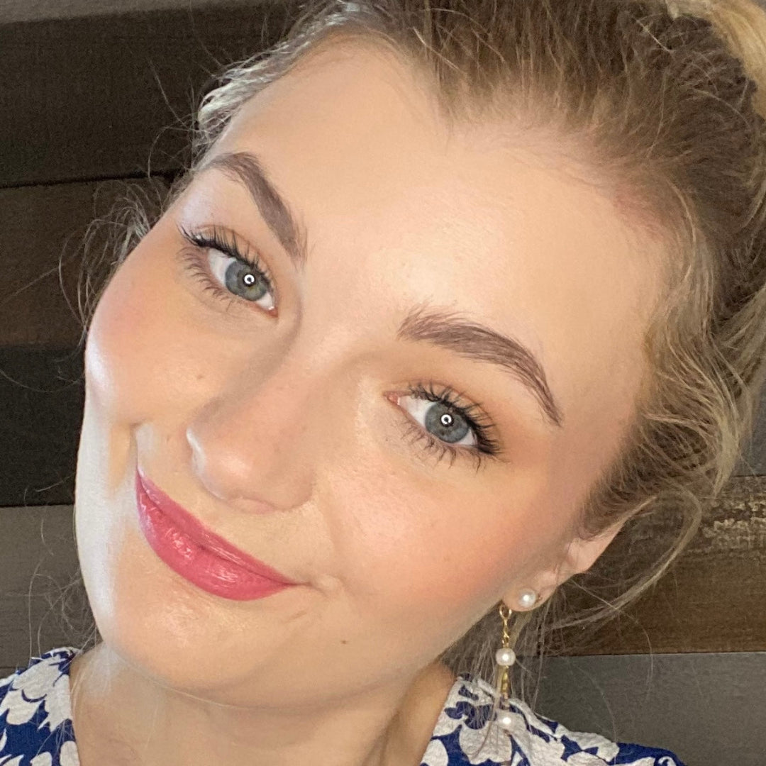 image d'un visage avec faux-cils