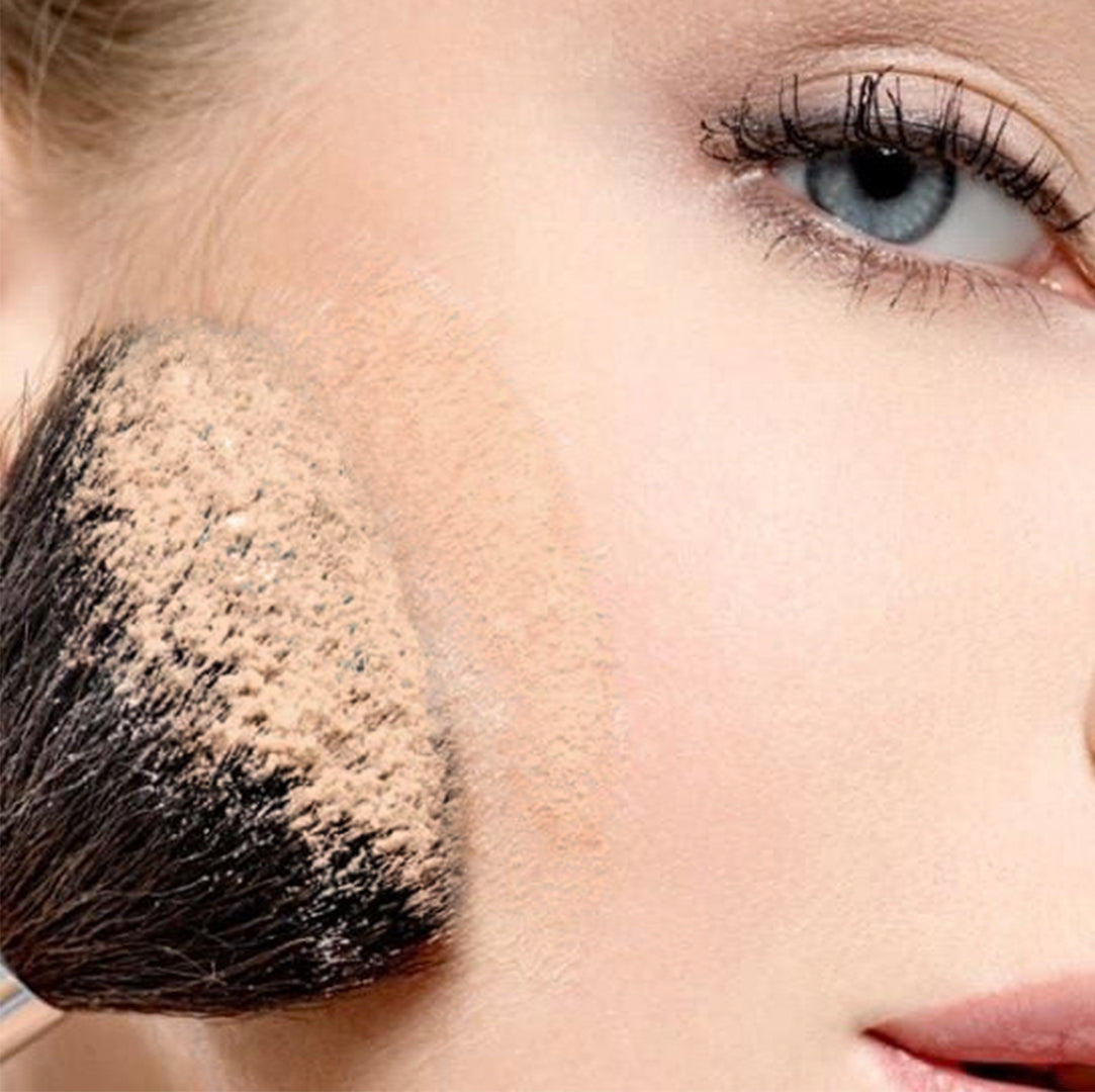 image de la couleur du fond de teint compact minéral sur la peau N4