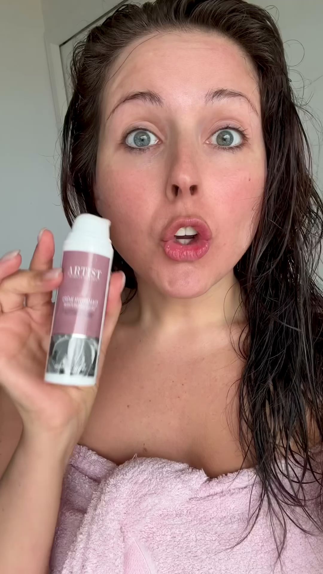 Vidéo de la Crème hydratante à la canneberge du Québec ARTIST